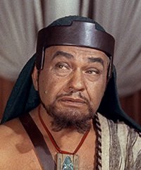 Edward_G_Robinson_in_The_Ten_Commandments_film_trailer.jpg